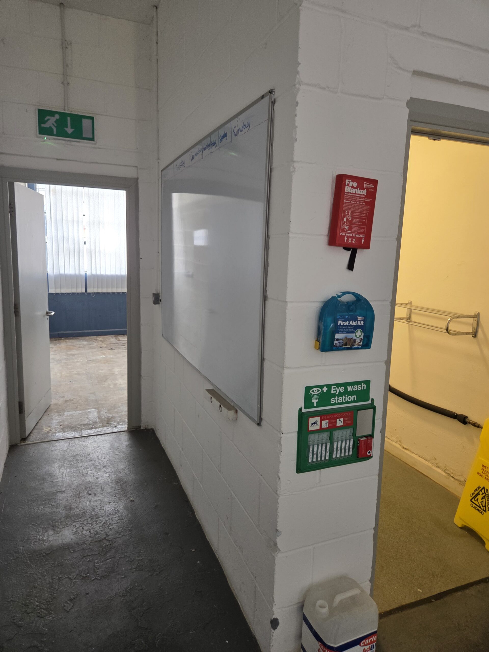 Commericail unit 62C toilet and Office